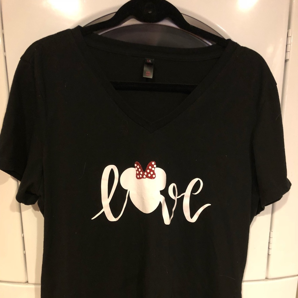 Disney Minnie Mouse Love V neck T-shirt